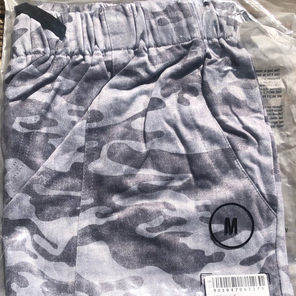Gray Camo drawstring shorts - Picture 7 of 7